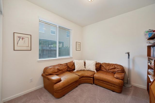 3016 Village Park Dr, Roseville, CA 95747