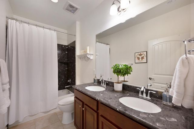 3016 Village Park Dr, Roseville, CA 95747