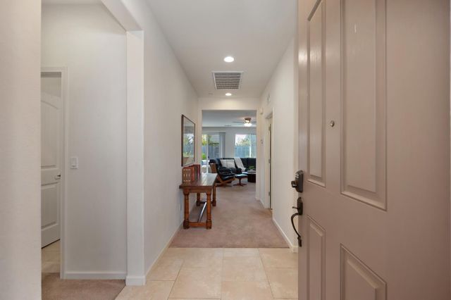 3016 Village Park Dr, Roseville, CA 95747