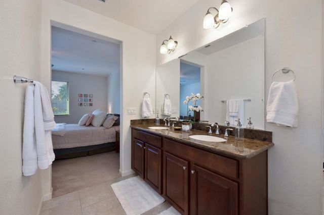 3016 Village Park Dr, Roseville, CA 95747