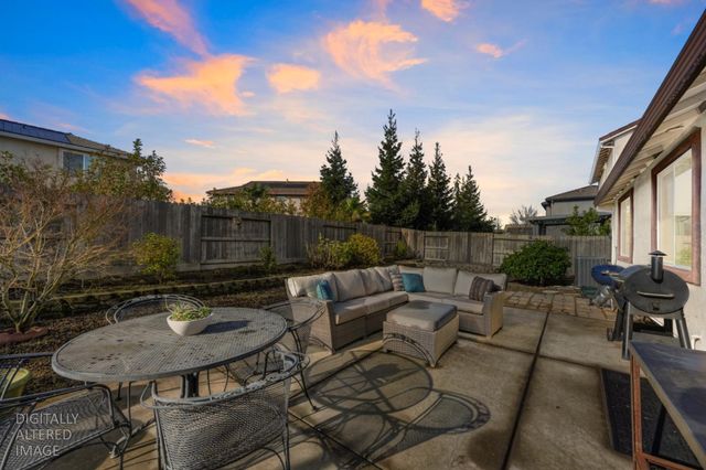 3016 Village Park Dr, Roseville, CA 95747