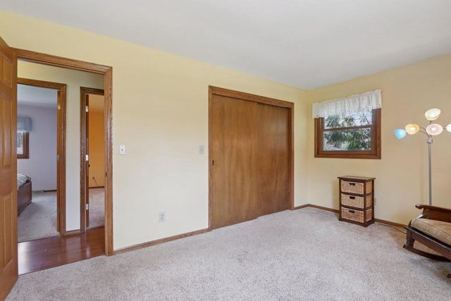 N61W29595 S Woodfield ROAD, Hartland, WI 53029