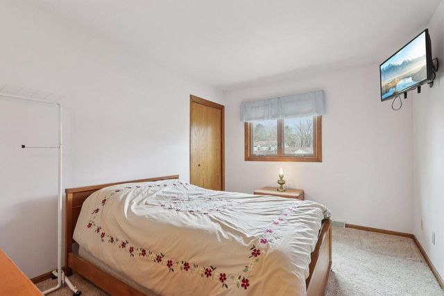 N61W29595 S Woodfield ROAD, Hartland, WI 53029