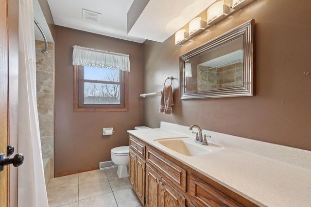 N61W29595 S Woodfield ROAD, Hartland, WI 53029
