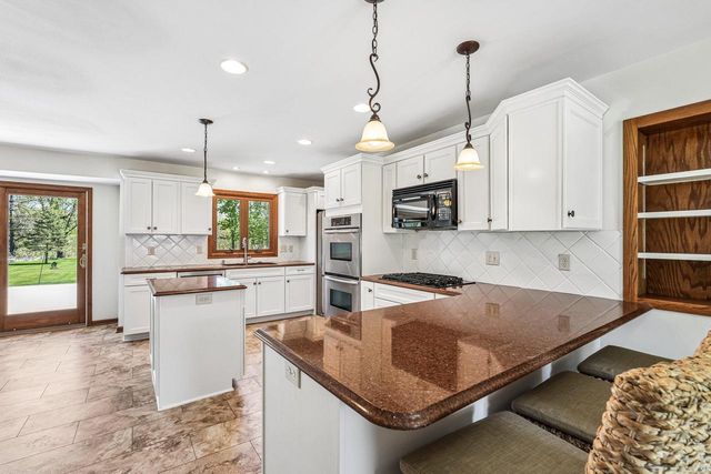 N61W29595 S Woodfield ROAD, Hartland, WI 53029
