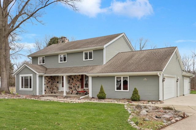 N61W29595 S Woodfield ROAD, Hartland, WI 53029