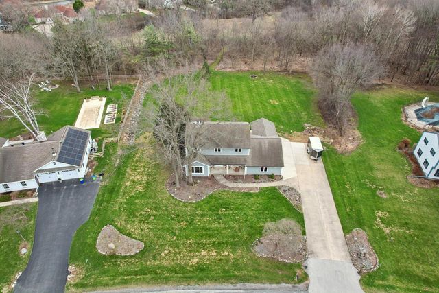 N61W29595 S Woodfield ROAD, Hartland, WI 53029