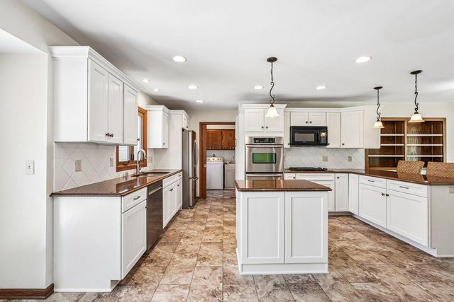 N61W29595 S Woodfield ROAD, Hartland, WI 53029