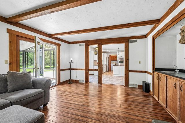 N61W29595 S Woodfield ROAD, Hartland, WI 53029