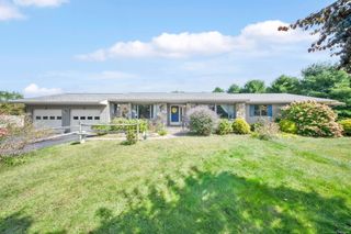 33 Oxford Drive, South Windsor, CT 06074
