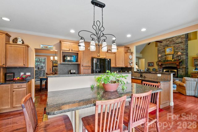 522 Silver Hawk Lane, Weaverville, NC 28787