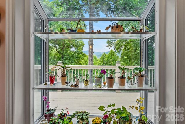 522 Silver Hawk Lane, Weaverville, NC 28787