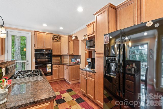 522 Silver Hawk Lane, Weaverville, NC 28787