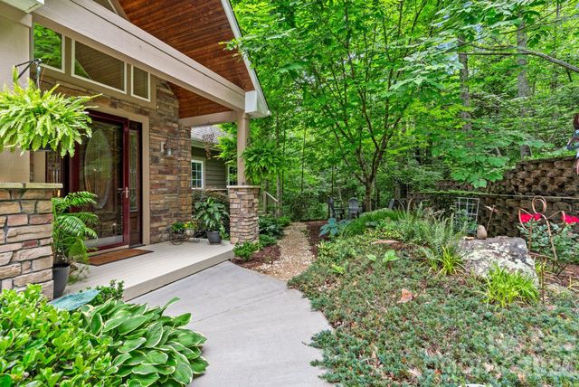 522 Silver Hawk Lane, Weaverville, NC 28787