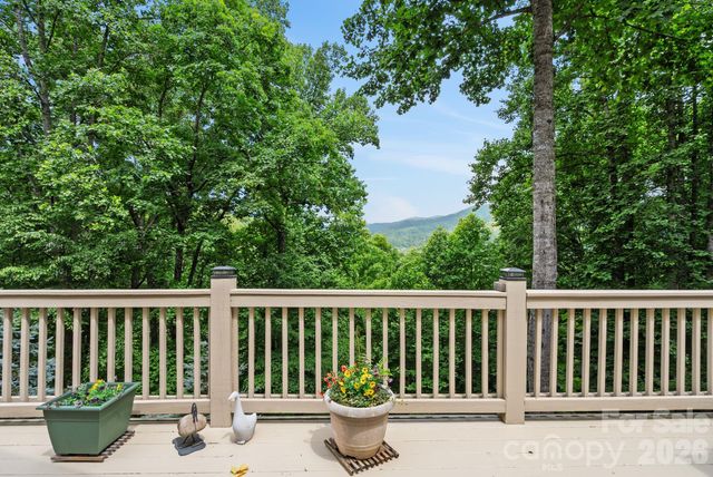 522 Silver Hawk Lane, Weaverville, NC 28787