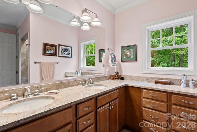 522 Silver Hawk Lane, Weaverville, NC 28787