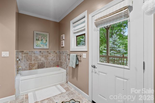 522 Silver Hawk Lane, Weaverville, NC 28787