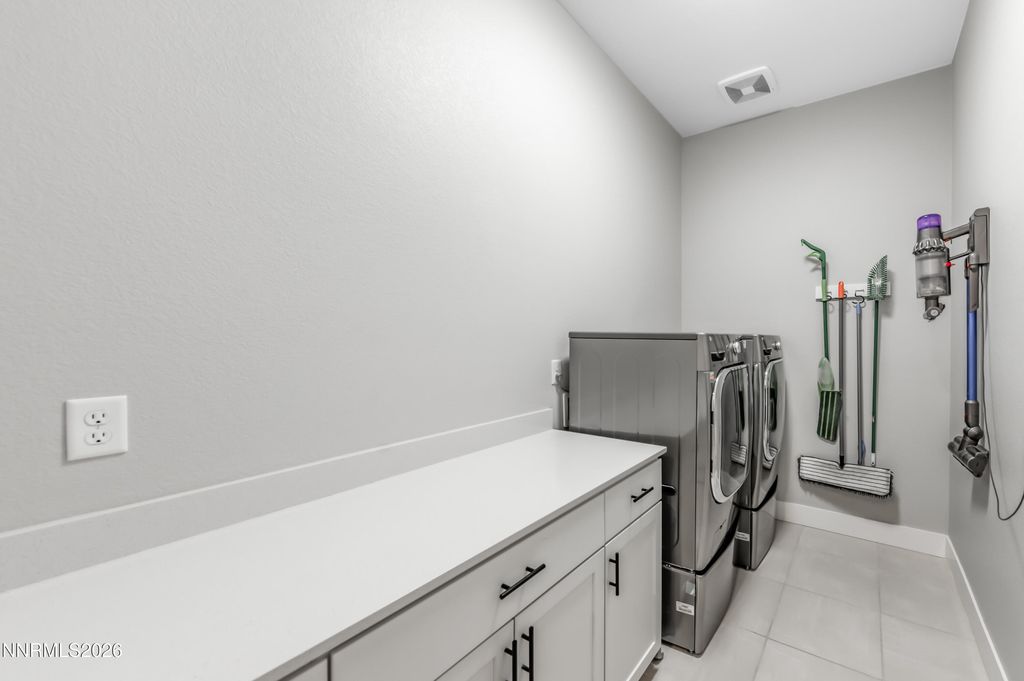 Image 12 of property listing at 971 Little Star Drive, Reno, NV 89511