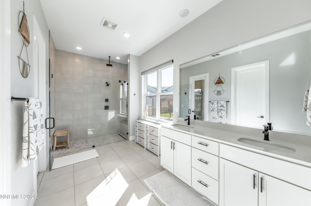 Image 16 of property listing at 971 Little Star Drive, Reno, NV 89511