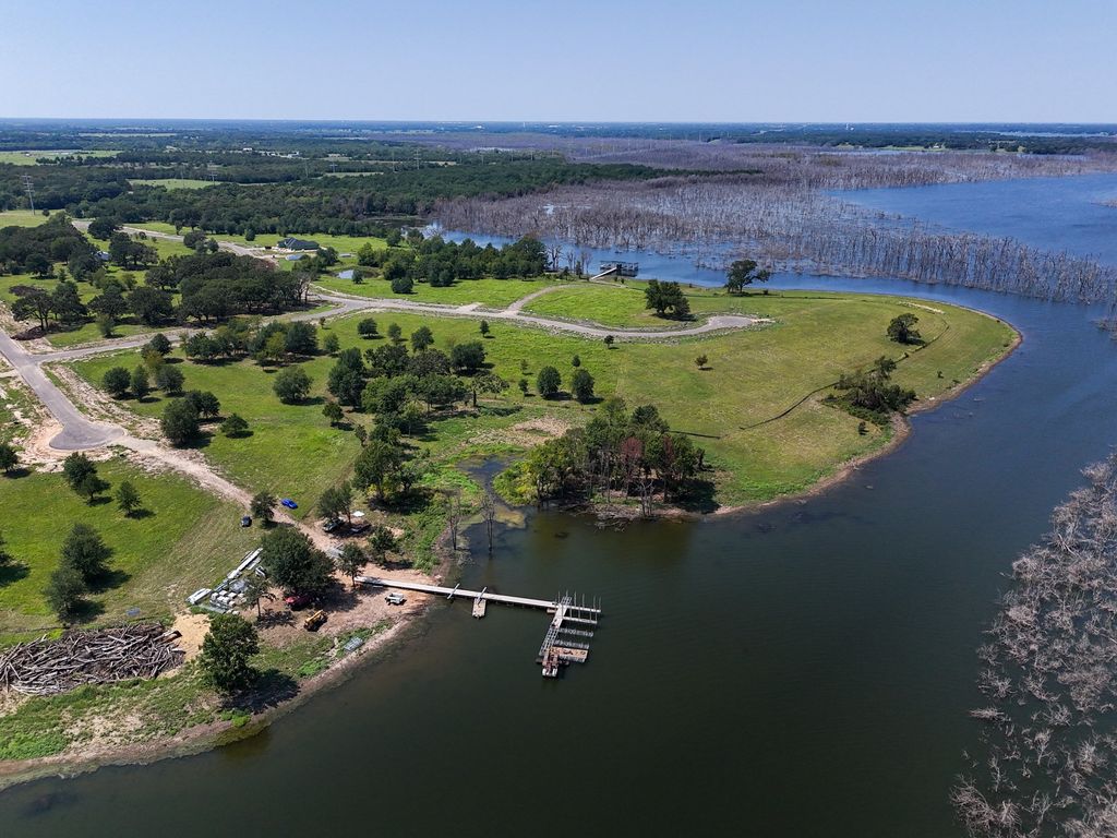 220 Diamond Point, Dodd City, TX 75438