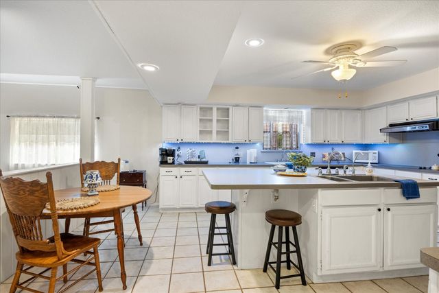 5007 Comanche Drive, De Cordova, TX 76049