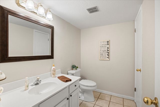5007 Comanche Drive, De Cordova, TX 76049