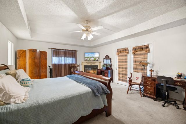 5007 Comanche Drive, De Cordova, TX 76049