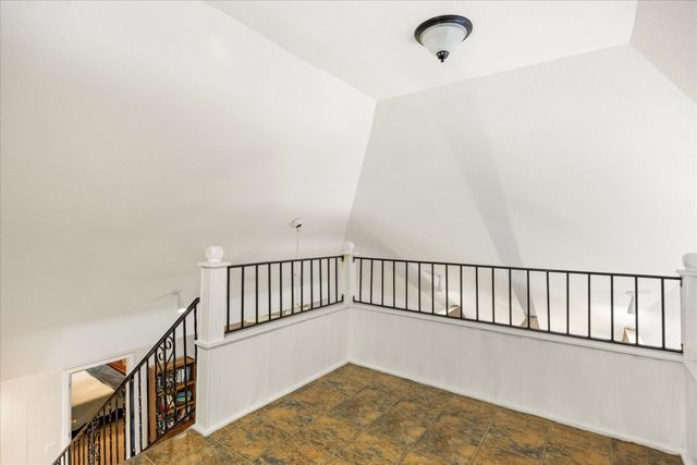 5007 Comanche Drive, De Cordova, TX 76049