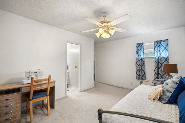 5007 Comanche Drive, De Cordova, TX 76049
