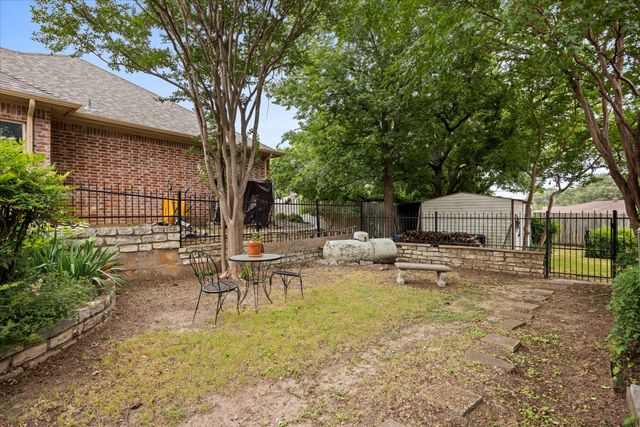 5007 Comanche Drive, De Cordova, TX 76049
