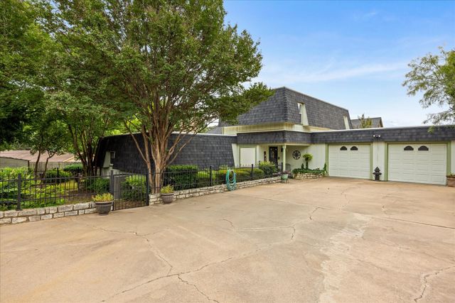 5007 Comanche Drive, De Cordova, TX 76049