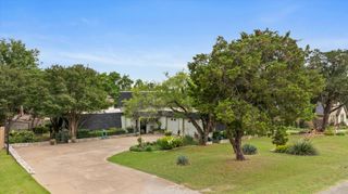 5007 Comanche Drive, De Cordova, TX 76049