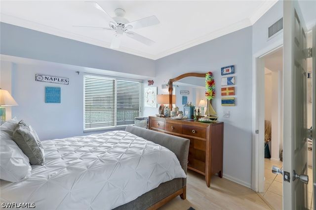 25 Bluebill AVE 1103, Naples, FL 34108