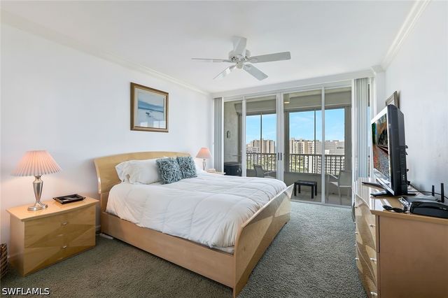 25 Bluebill AVE 1103, Naples, FL 34108