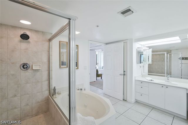 25 Bluebill AVE 1103, Naples, FL 34108