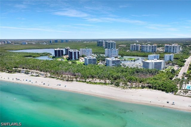 25 Bluebill AVE 1103, Naples, FL 34108