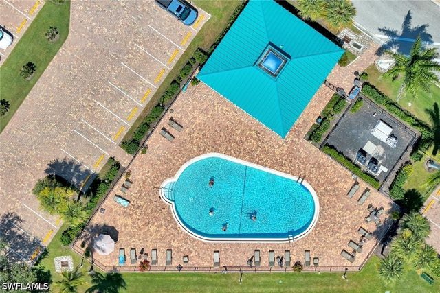 25 Bluebill AVE 1103, Naples, FL 34108