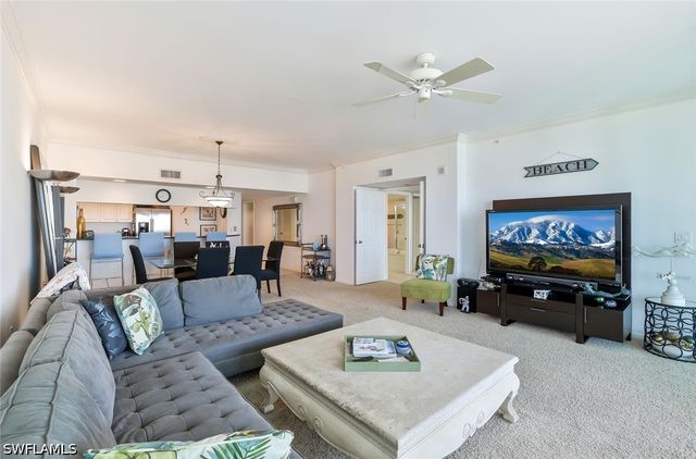 25 Bluebill AVE 1103, Naples, FL 34108
