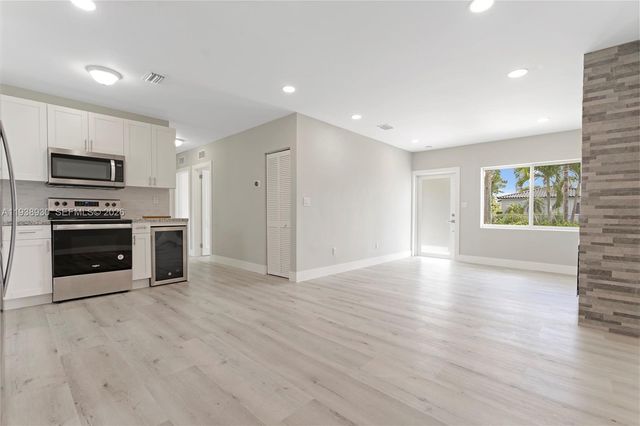 2714 SW 36th Ave A, Miami, FL 33133