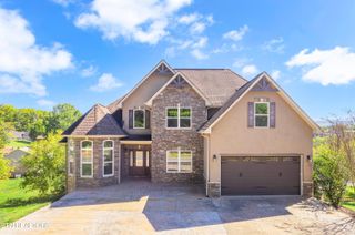 1202 Foxwood Drive, Sevierville, TN 37862