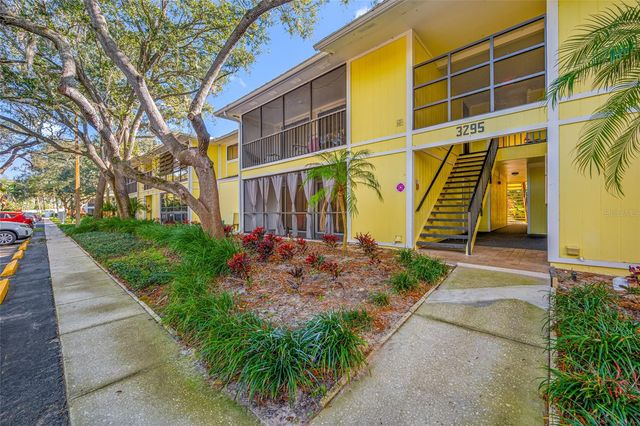 3295 FOX CHASE CIRCLE N 105, Palm Harbor, FL 34683