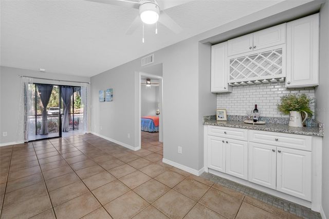 3295 FOX CHASE CIRCLE N 105, Palm Harbor, FL 34683