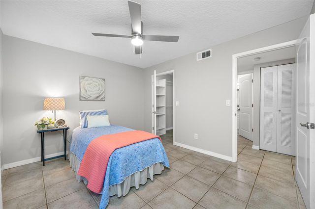 3295 FOX CHASE CIRCLE N 105, Palm Harbor, FL 34683