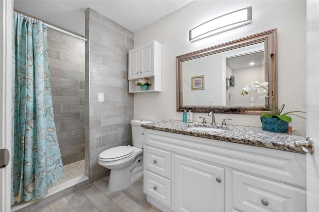 3295 FOX CHASE CIRCLE N 105, Palm Harbor, FL 34683