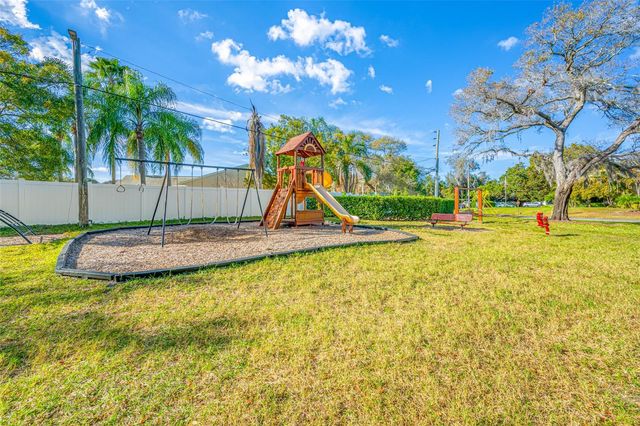 3295 FOX CHASE CIRCLE N 105, Palm Harbor, FL 34683