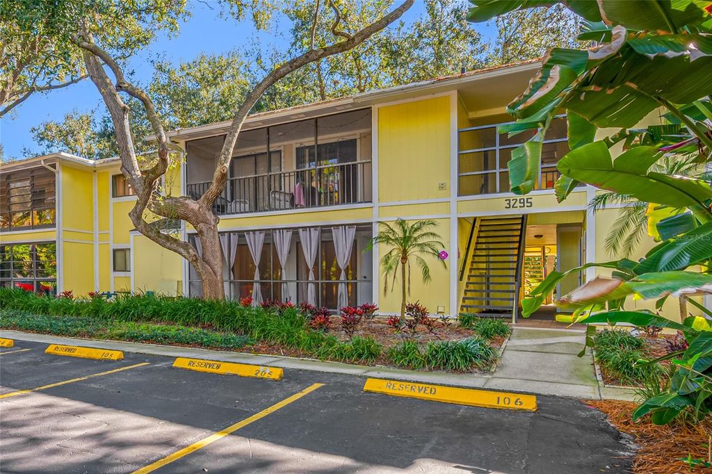 3295 FOX CHASE CIRCLE N 105, Palm Harbor, FL 34683