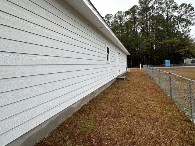 42 Eckie Drive, Freeport, FL 32439