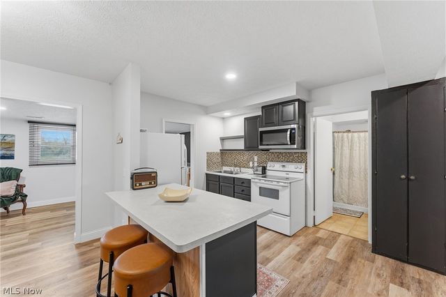 8120 Crow Road, Litchfield, OH 44253
