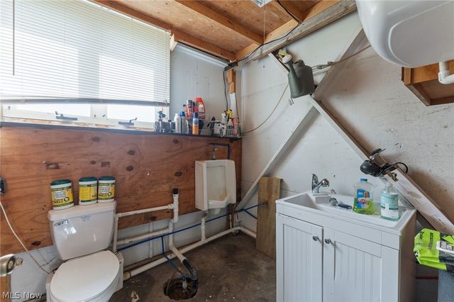 8120 Crow Road, Litchfield, OH 44253