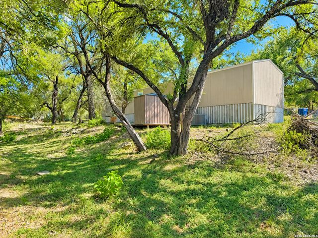 127 QUAIL RUN ST, Canyon Lake, TX 78133